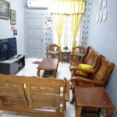 Homestay Perpaduan, Taman Bercham Raya Ulu Kinta Ipoh Perak Kampong Batu Lapan  ภายนอก รูปภาพ