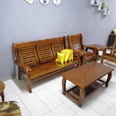 Homestay Perpaduan, Taman Bercham Raya Ulu Kinta Ipoh Perak Kampong Batu Lapan  ภายนอก รูปภาพ