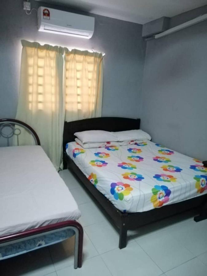 Homestay Perpaduan, Taman Bercham Raya Ulu Kinta Ipoh Perak Kampong Batu Lapan  ภายนอก รูปภาพ