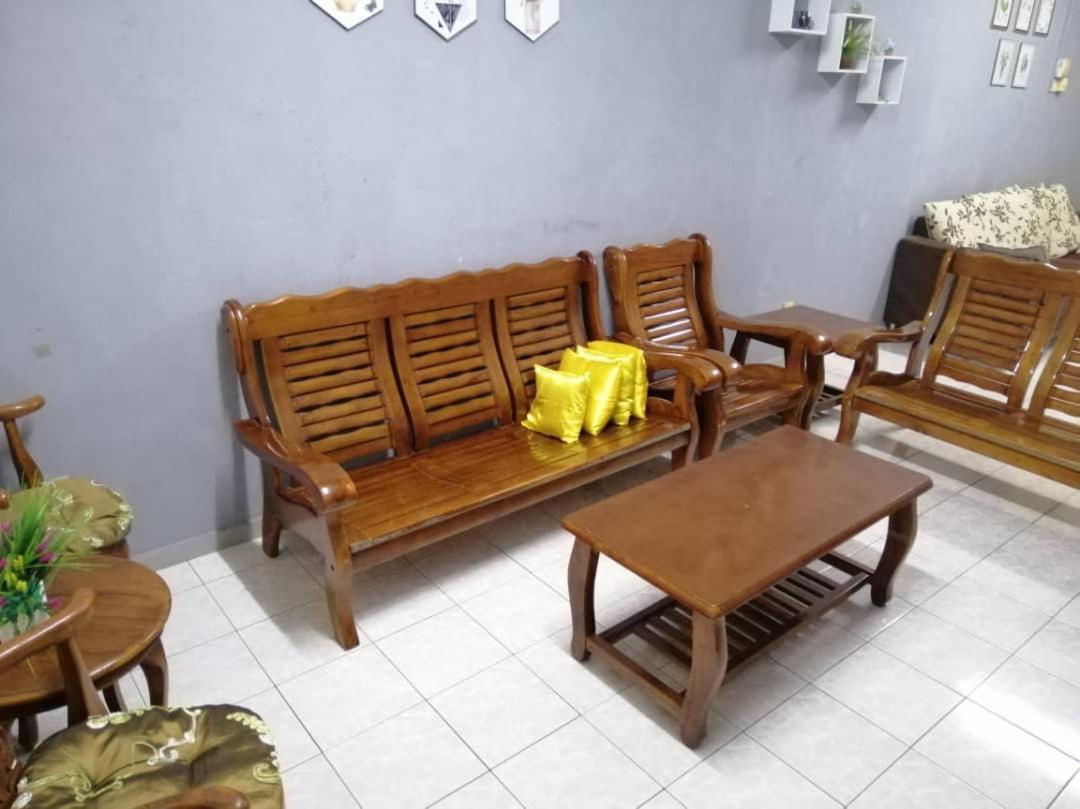 Homestay Perpaduan, Taman Bercham Raya Ulu Kinta Ipoh Perak Kampong Batu Lapan  ภายนอก รูปภาพ