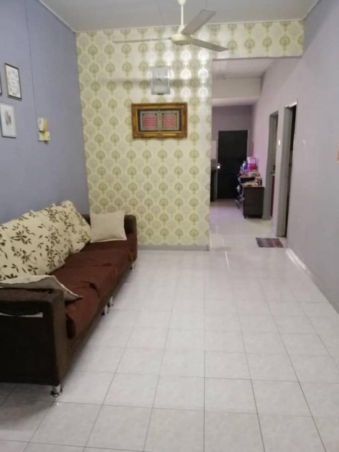Homestay Perpaduan, Taman Bercham Raya Ulu Kinta Ipoh Perak Kampong Batu Lapan  ภายนอก รูปภาพ